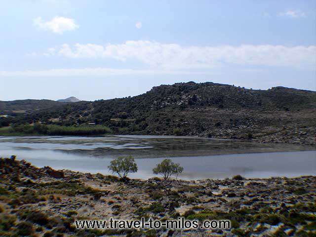 Achivadolimni beach - Splendid, very big sandy beach. In the small lake, that loses almost all the water in August, is owed also the name of beach.