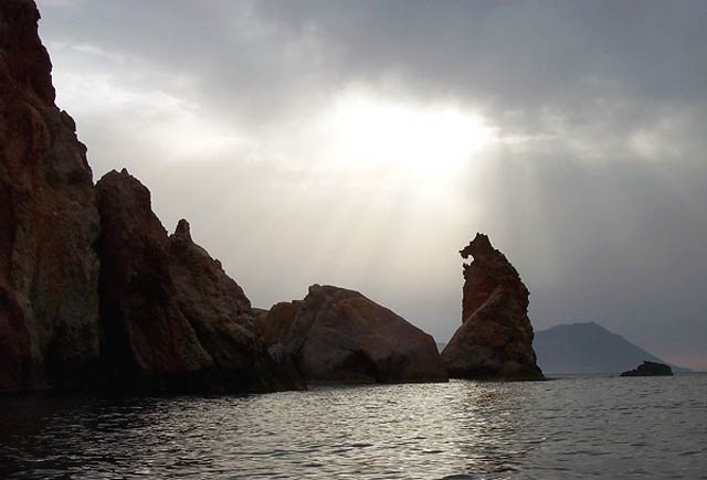 PLATHIENA BEACH - Very nice beach with sand in the entry of gulf of Milos, just before the Bears, with good road access.