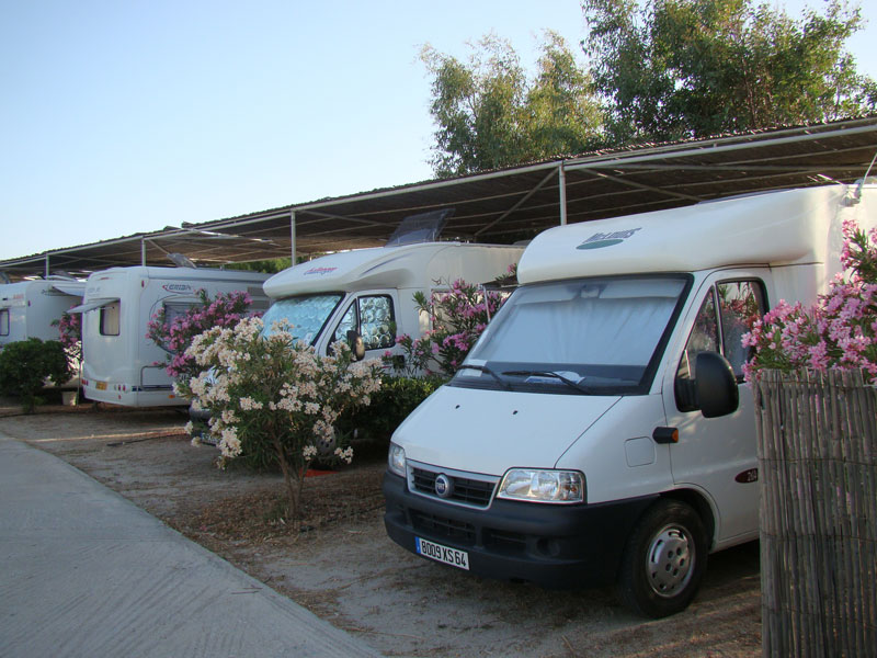 MILOS CAMPING  CAMPING IN  Achivadolimni Milos